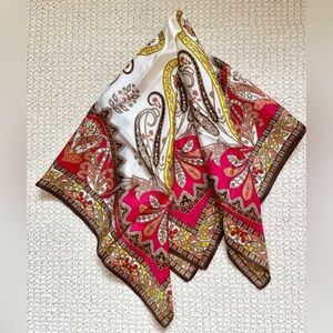 ❤️ Vintage paisley silk — giving heirloom energy without the label